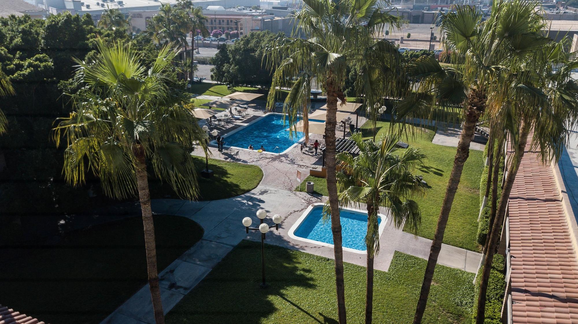 Hotel Colonial Mexicali Extérieur photo